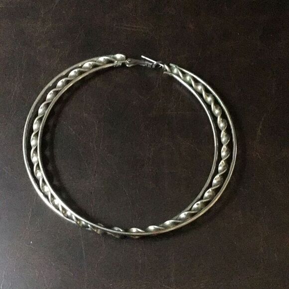 Big a!! Tri strand vintage hoop earrings - Picture 2 of 2